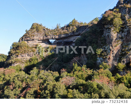 羅漢寺耶馬渓の山寺の空撮 73232438