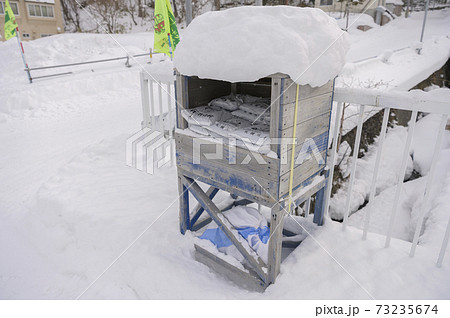 北海道の砂箱（滑り止め材） 73235674