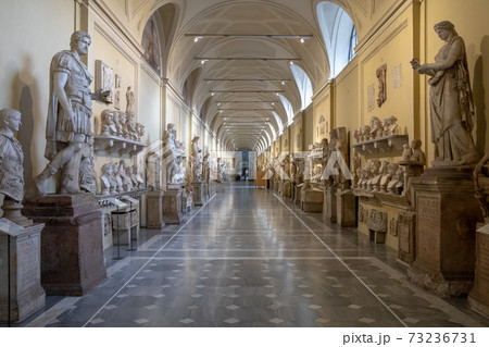 Baroque marble sculptures in Vatican Baroque marble sculptures in Vatican 73236731