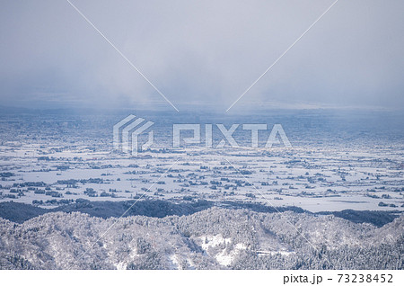 立山山麓スキー場からの富山平野 1月撮影 立山山麓スキー場からの富山平野 1月撮影 73238452
