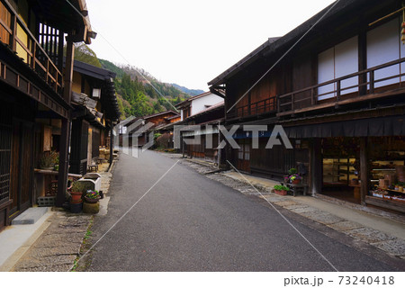 中山道妻籠宿、木曽郡、長野県、日本 73240418
