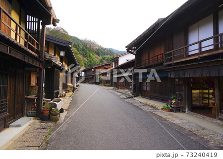 中山道妻籠宿、木曽郡、長野県、日本 73240419