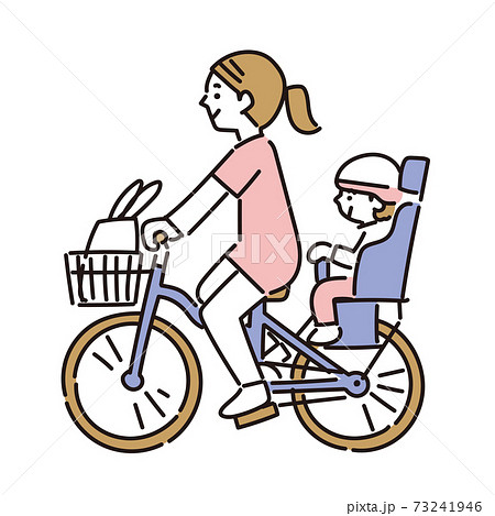 母親と自転車に乗って買い物に出かける男の子 73241946