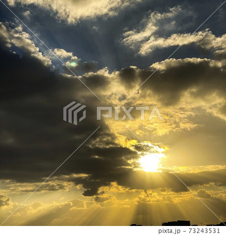 夕日 太陽 雲 73243531