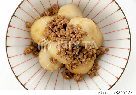 里いもの煮っ転がし肉味噌添え 73245427