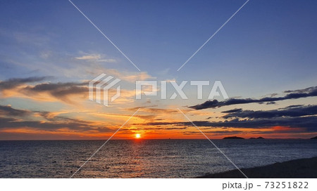 夕焼け 空 夕暮れ 73251822