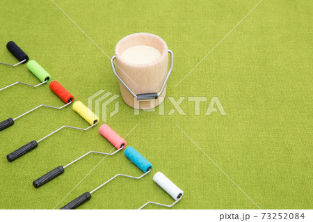 塗装ローラーとバケツ 塗装イメージ 塗装ローラーとバケツ 塗装イメージ 73252084