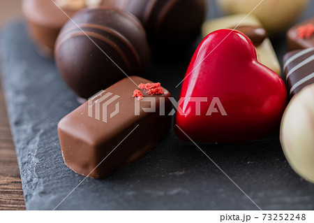 バレンタイン チョコレート クローズアップ素材 バレンタイン チョコレート クローズアップ素材 73252248