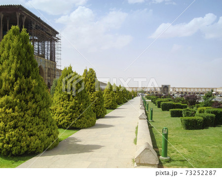 イラン・イスファハン イマーム広場、アリ・カプ Imam Square, Isfahan, Iran イラン・イスファハン イマーム広場、アリ・カプ Imam Square, Isfahan, Iran 73252287