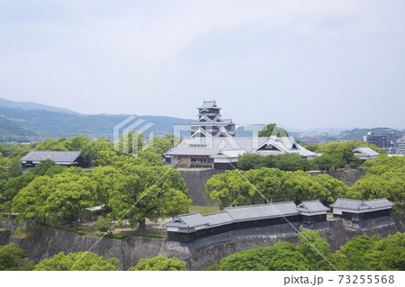 熊本城遠景と新緑 熊本市役所より 熊本城遠景と新緑 熊本市役所より 73255568