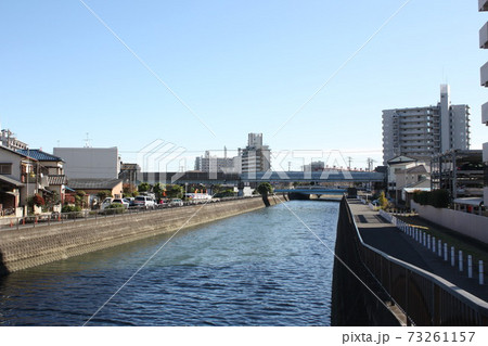 原木中山駅～西船橋駅間　橋の上から見る真間川 73261157