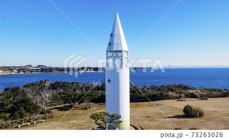 湘南三浦半島の先端の神奈川県三浦市城ヶ島の新安房崎灯台の冬 湘南三浦半島の先端の神奈川県三浦市城ヶ島の新安房崎灯台の冬 73263026