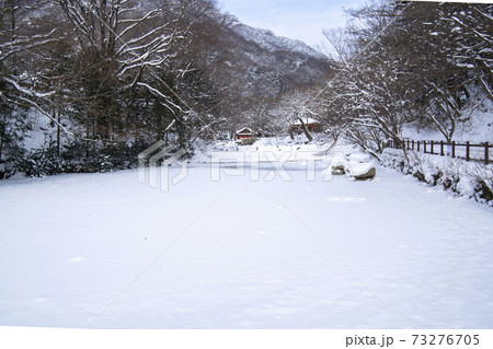 山 冬 建築 73276705