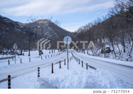 山 冬 季節 73277054