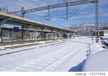 冬 駅 季節 73277650