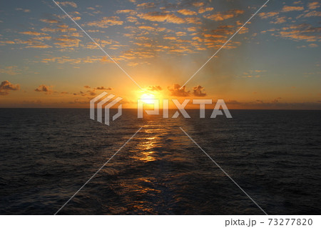 日の出 73277820