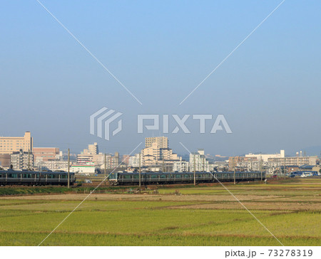 福知山線　三田駅付近を走る223系電車 73278319