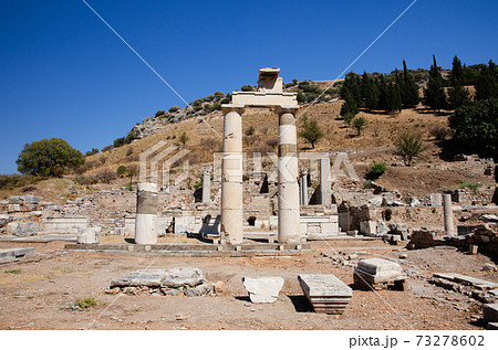 エフェソス遺跡 プリタネイオンの柱 73278602