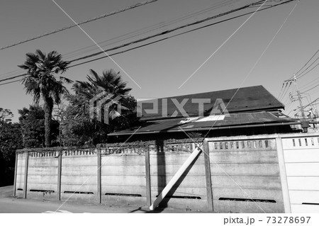 廃業した織物工場 73278697