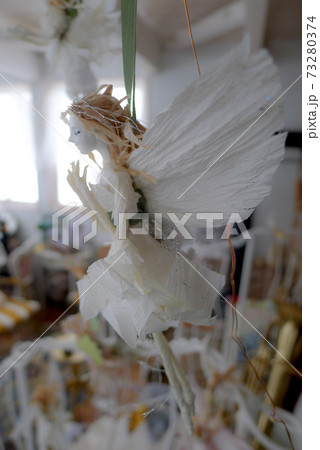 雪の花の妖精です。北の国の麓郷から感染終息を祈っています。 雪の花の妖精です。北の国の麓郷から感染終息を祈っています。 73280374