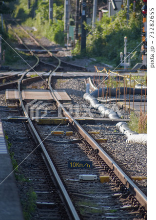 電車の線路 73282655