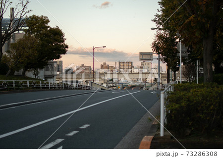 十条台小学校横の夕景/東京都北区 十条台小学校横の夕景/東京都北区 73286308