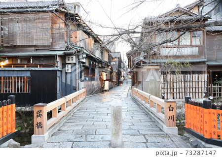 京都の巽橋 73287147