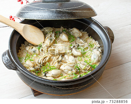 かき飯、牡蠣飯、牡蠣めし、牡蠣ご飯、牡蠣ごはん、土鍋ごはん、炊き込みごはん、牡蠣の炊込みご飯。 73288856