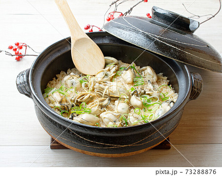 かき飯、牡蠣飯、牡蠣めし、牡蠣ご飯、牡蠣ごはん、土鍋ごはん、炊き込みごはん、牡蠣の炊込みご飯。 73288876