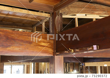 古民家 梁の写真素材
