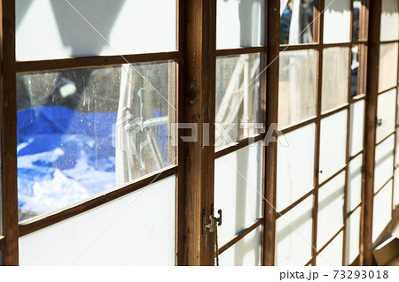 古民家 窓 木窓の写真素材