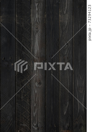 Black wood board background texture 73294123