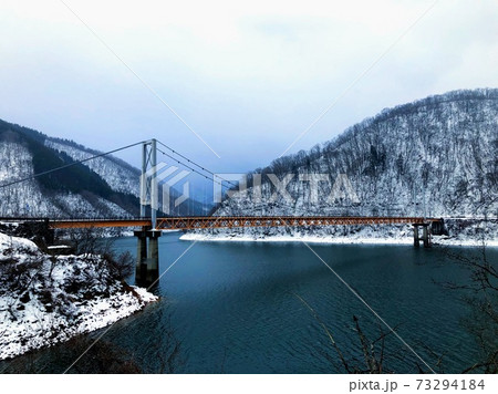 冬の絶景　九頭竜湖　夢のかけ橋 73294184