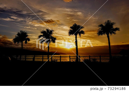 奄美大島 大浜海浜公園 夕日 奄美大島 大浜海浜公園 夕日 73294186