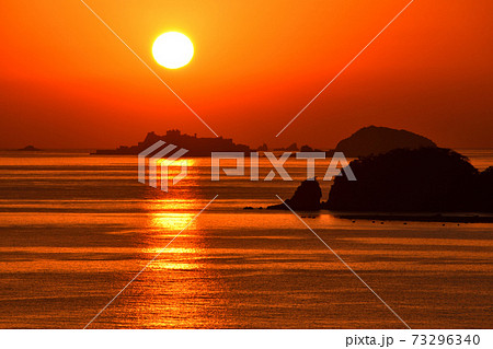 軍艦島の夕景 軍艦島の夕景 73296340
