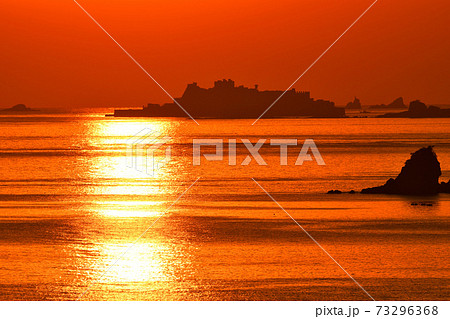 軍艦島の夕景 軍艦島の夕景 73296368
