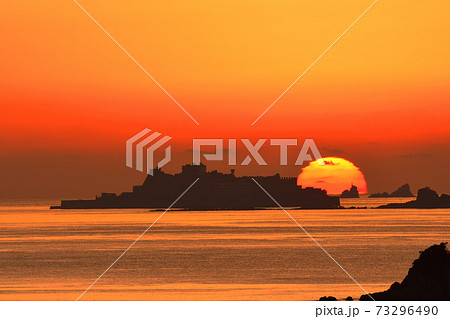 軍艦島の夕景 軍艦島の夕景 73296490