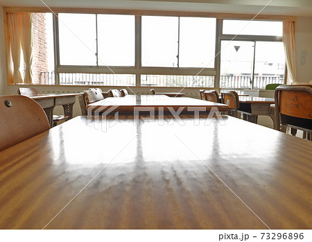 無人の小学校の教室 無人の小学校の教室 73296896