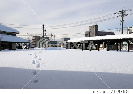 令和3年豪雪 丸岡バスターミナル(福井県 坂井市 丸岡町) 令和3年豪雪 丸岡バスターミナル(福井県 坂井市 丸岡町) 73298630