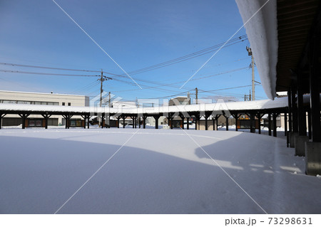 令和3年豪雪 丸岡バスターミナル(福井県 坂井市 丸岡町) 令和3年豪雪 丸岡バスターミナル(福井県 坂井市 丸岡町) 73298631