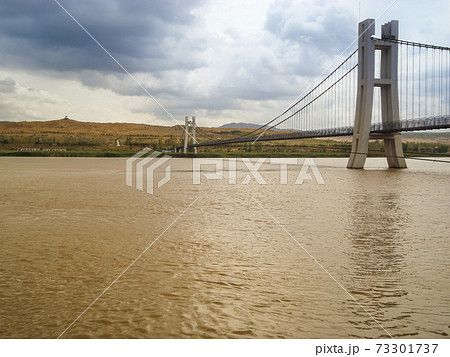 黄土高原・黄河 ～中国 中衛 沙坡頭 Loess Plateau and Yellow River 73301737