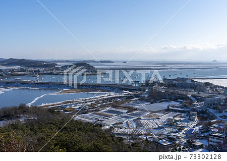 海 ビーチ 氷 73302128