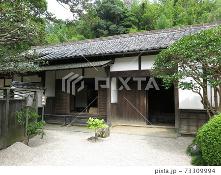 松江市の塩見縄手にある武家屋敷(玄関) 松江市の塩見縄手にある武家屋敷(玄関) 73309994