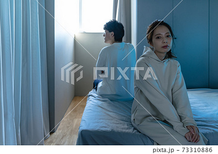 喧嘩する二人 喧嘩する二人 73310886