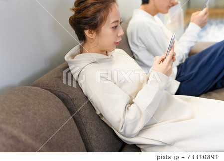 喧嘩する二人 喧嘩する二人 73310891
