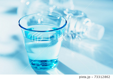 水・ミネラルウォーター 73312862
