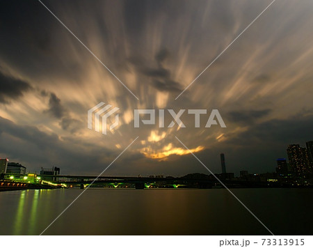 豊洲公園から見た夕焼けと海 73313915