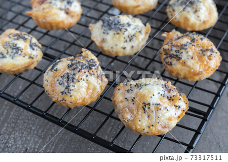 Chorizo bouche with emmental cheese and poppy seeds Chorizo bouche with emmental cheese and poppy seeds 73317511