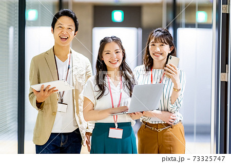 エンジニアチーム　男性　女性 73325747