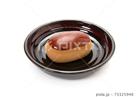 和菓子の栗饅頭 和菓子の栗饅頭 73325940